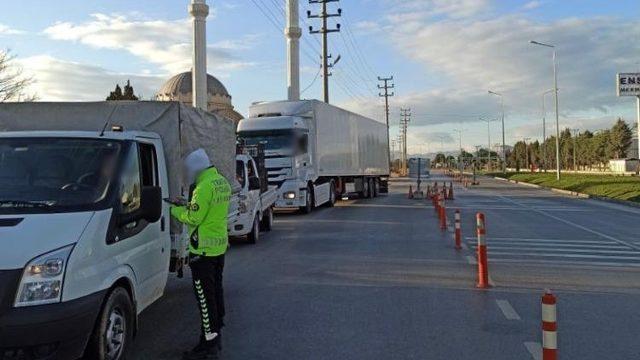 Burdur’da 3 günde 48 araç  trafikten men edildi, 87 araç sürücüsüne ceza uygulandı