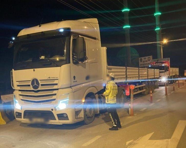 Burdur’da 3 günde 48 araç  trafikten men edildi, 87 araç sürücüsüne ceza uygulandı G3
