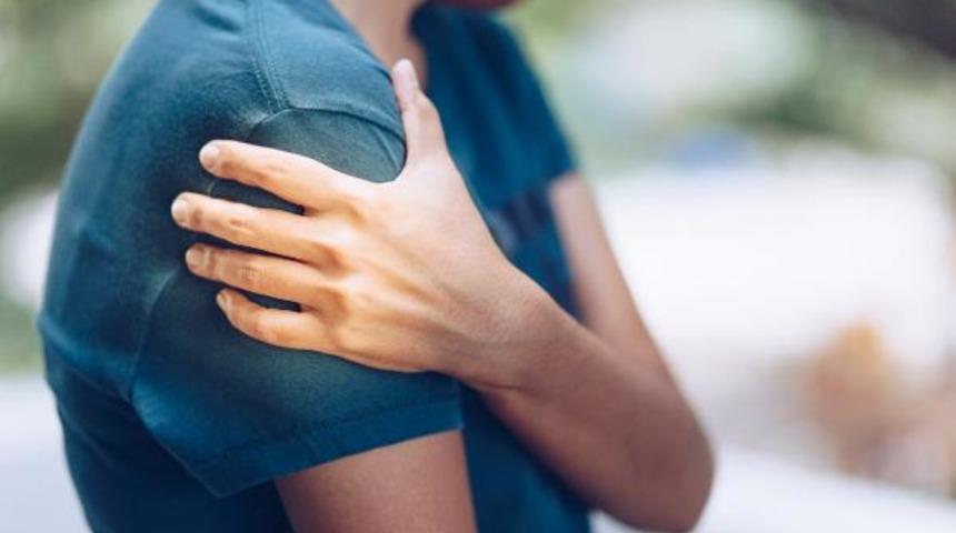 Uzman isim a&ccedil;ıkladı! Pandemide bel ve sırt ağrılarını &ouml;nlemenin yolları