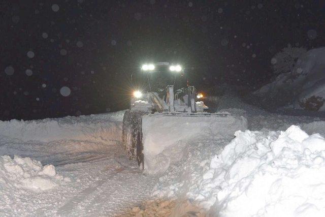 Hakkari’den dolayı kapanan yollar açılıyor