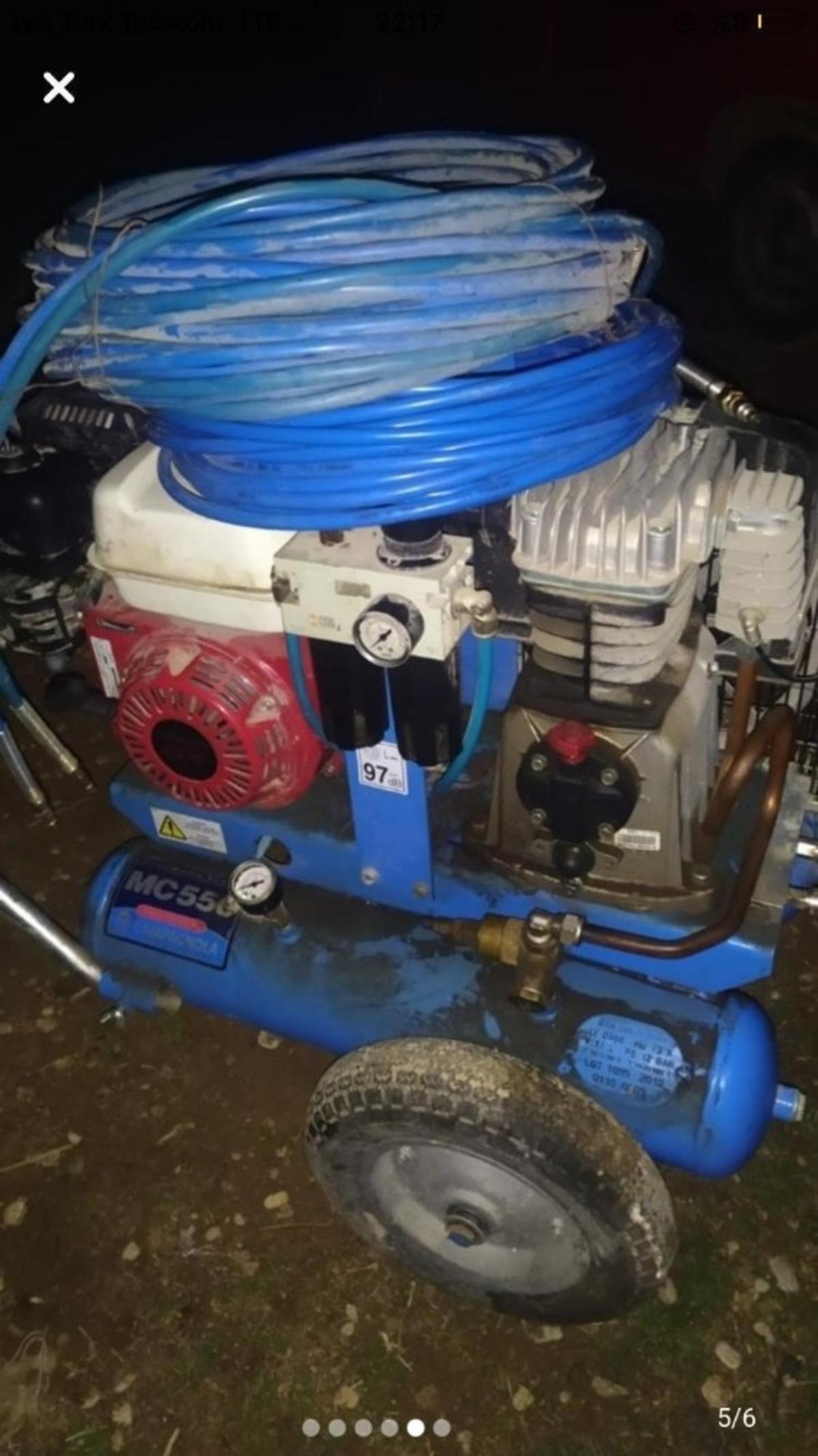 Jenerat&ouml;r ve &ccedil;im bi&ccedil;me makinesi &ccedil;alan şahısları polis yakaladı