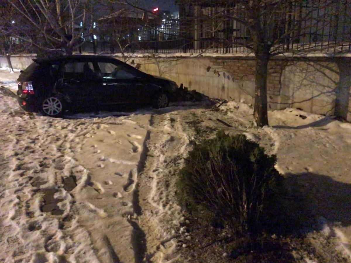 Kaza yaptı, aracını kilitleyip gitti