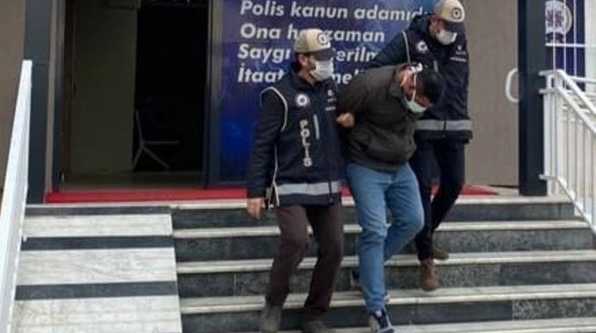 Takma sa&ccedil; taktı ama polisten ka&ccedil;amadı