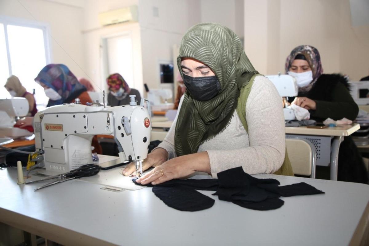 Akdeniz Belediyesinin k&uuml;lt&uuml;r ve sanat evlerinde yeni d&ouml;nem başladı