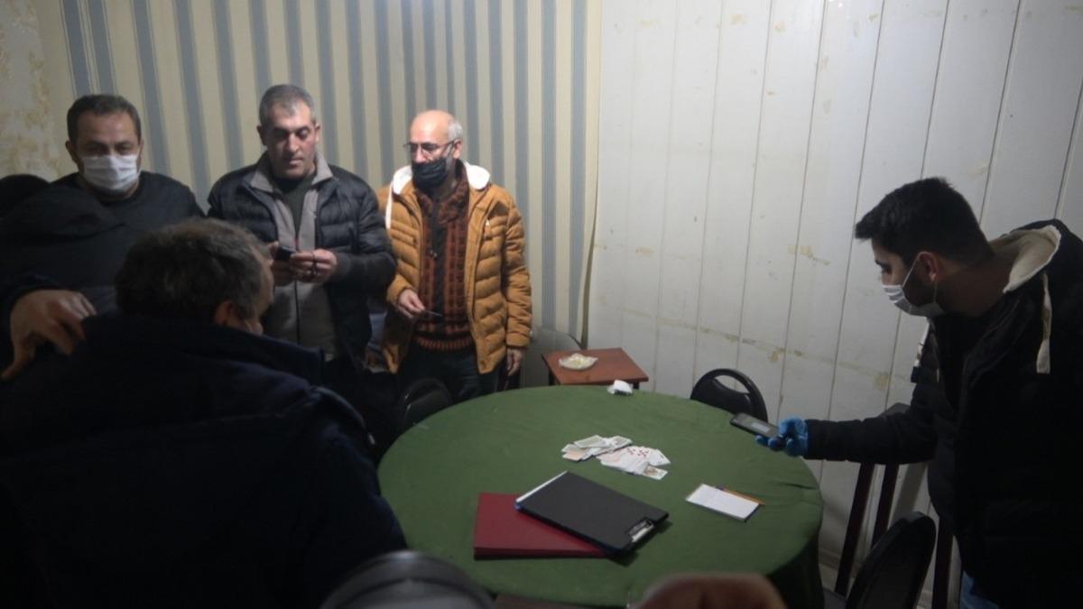 20 metrekarelik konteynerde korona vir&uuml;s&uuml; ihlali yapan 14 kişiye 88 bin 200 lira ceza