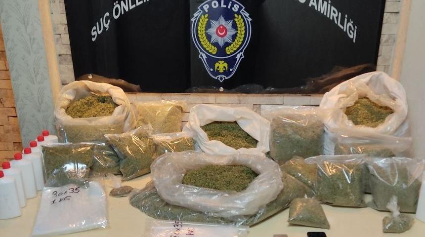 Gaziantep&rsquo;te 25 kilo bonzai ele ge&ccedil;irildi