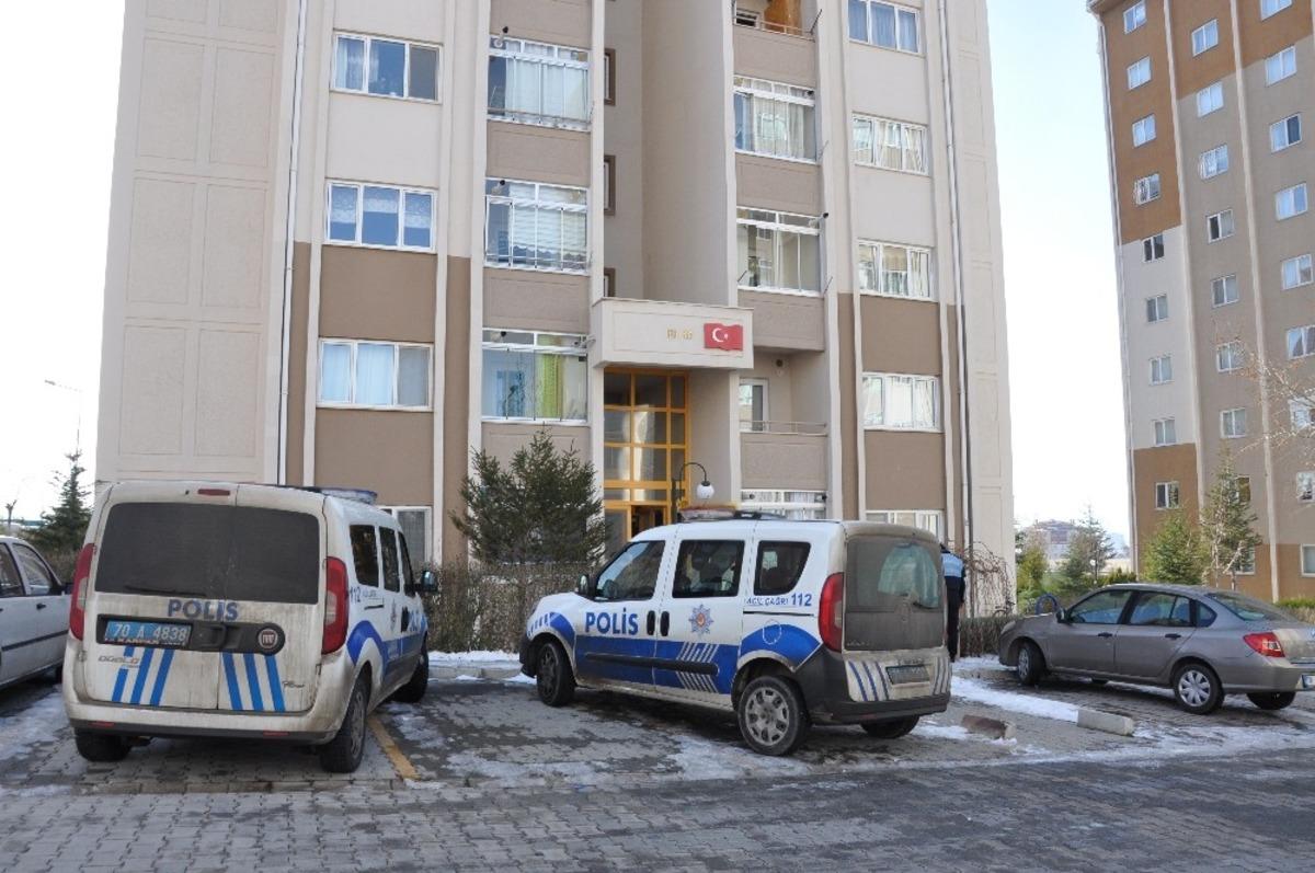 M&uuml;zik &ouml;ğretmeni evinde &ouml;l&uuml; bulundu