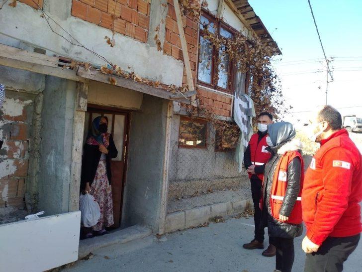 Kastamonu Türk Kızılayı’ndan karantinadaki ailelere gıda yardımı G1