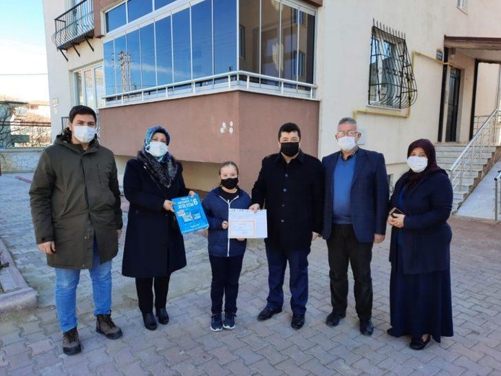 Bozdağ hem öğrencileri ziyaret etti hem de karnelerini verdi G3