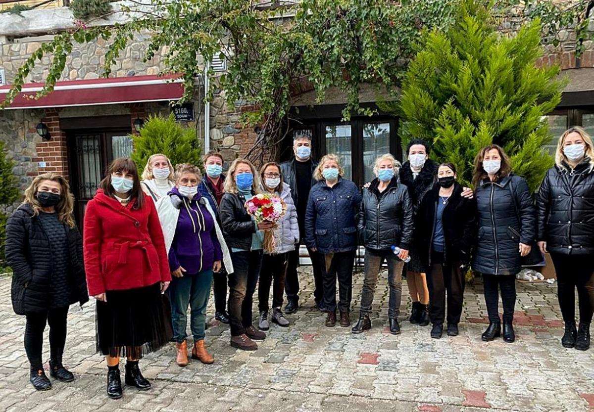 &Ccedil;eşme Kaymakamı, kadın &ouml;rg&uuml;tlerini ziyaret etti