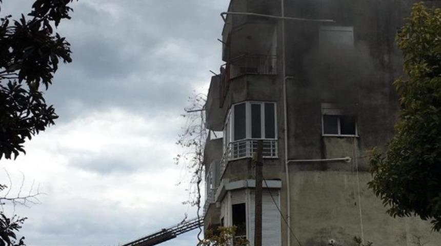 Antalya’da korkutan ev yangını