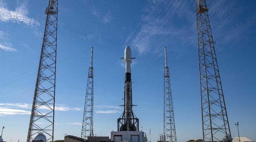 SpaceX’in uzaya tek seferde 143 uydu gönderme görevi ertelendi