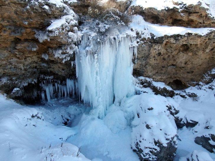 Sırakayalar Şelalesi’nde buzdan şölen G3
