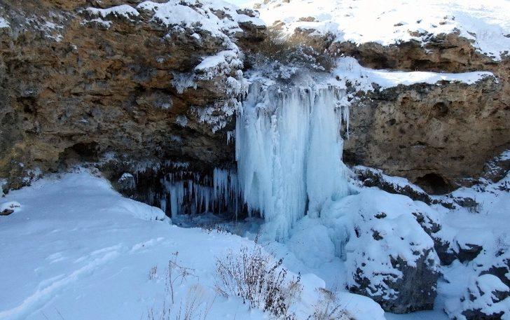 Sırakayalar Şelalesi’nde buzdan şölen G4