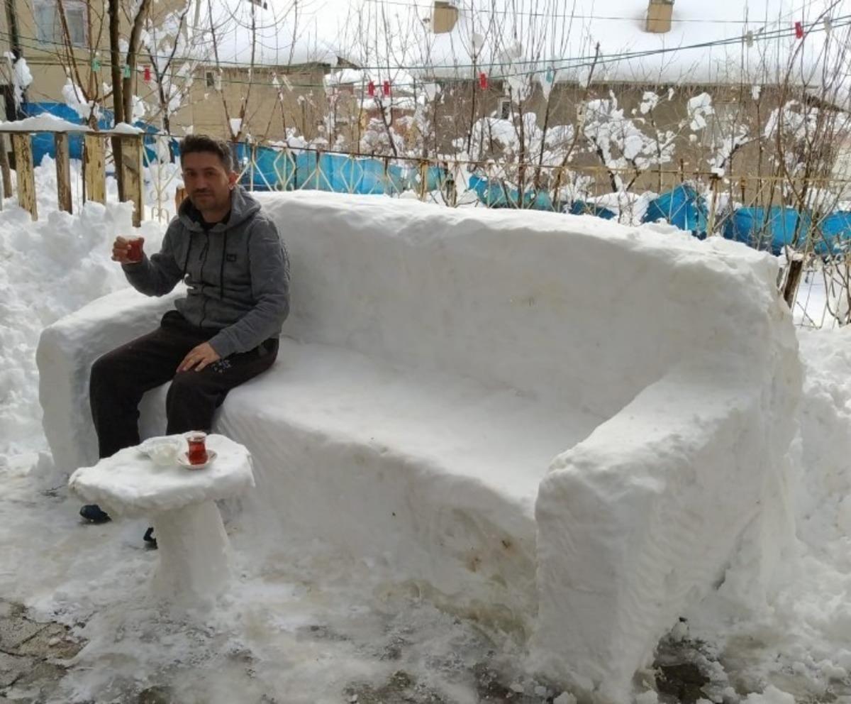 Kardan koltuk yaparak &ccedil;ay keyfi s&uuml;rd&uuml;