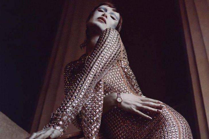 Bella Hadid'in üstsüz pozları olay oldu! Takipçileri dalga geçti G2