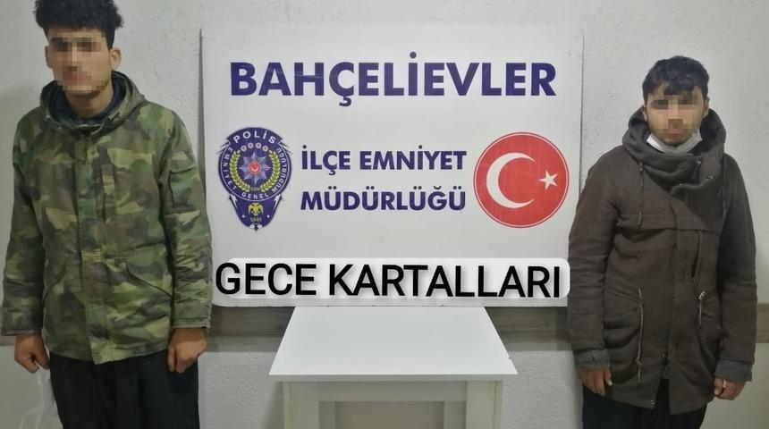 Kağıt toplayıcı kılığındaki hırsızlar kamerada