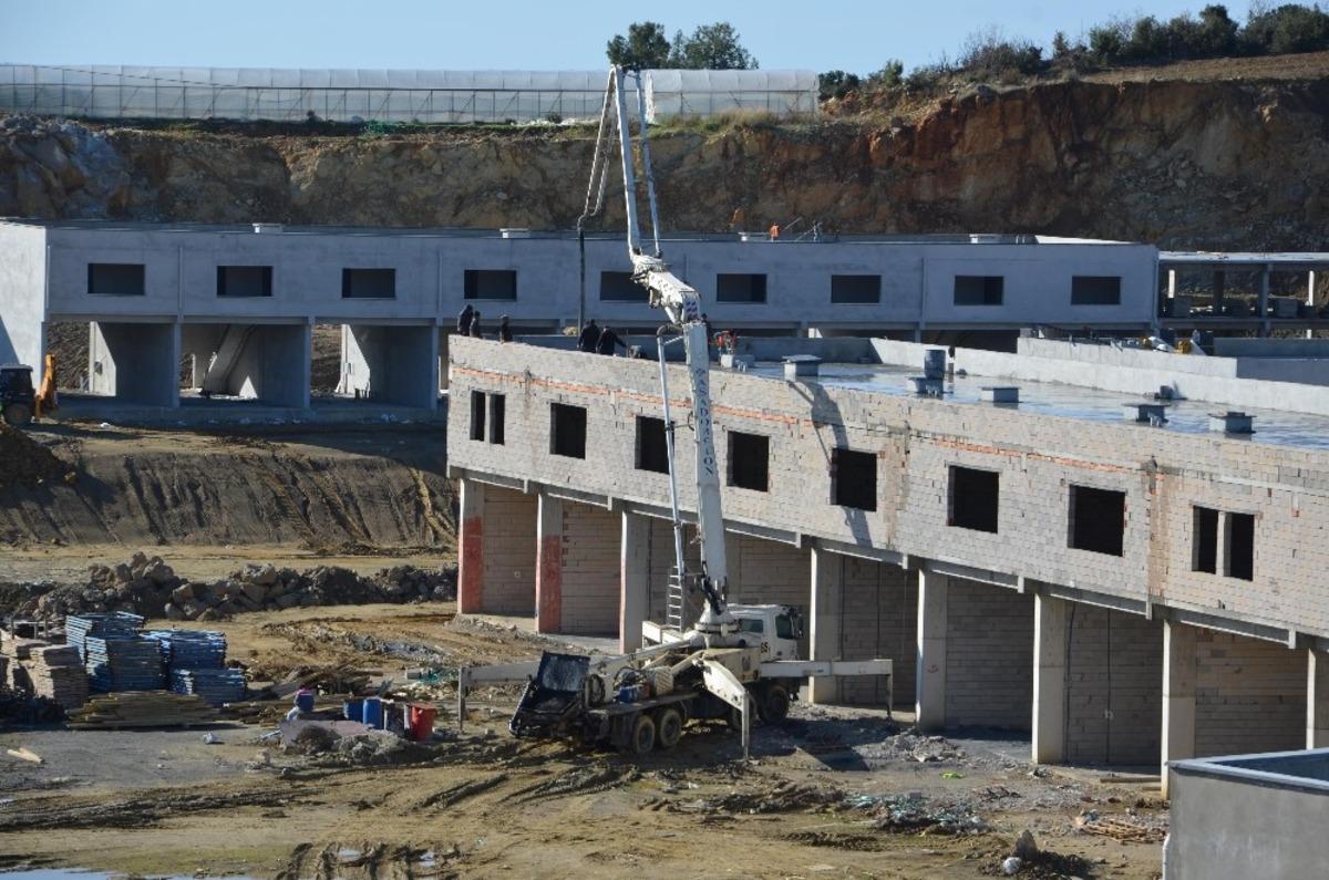 Alanya Toptancı Hali&rsquo;nin y&uuml;zde 70&rsquo;i tamamlandı