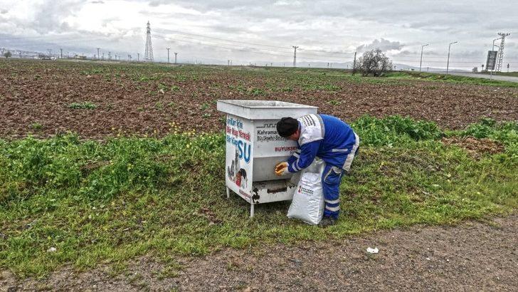 Kahramanmaraş’ta sokak hayvanlarına mama G1