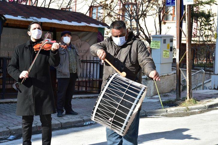 Mamak sokaklarında müzik resitali G2