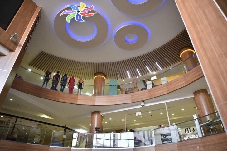 Bursa’da yangın mağduru esnafın yaraları sarıldı G4