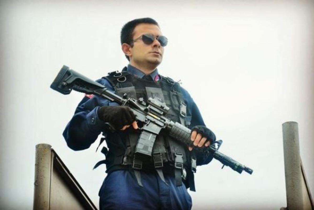 Annesini bı&ccedil;akla kovaladığı esnada araya giren kardeşini &ouml;ld&uuml;rd&uuml;