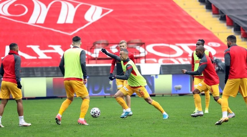 Kayserispor 5 futbolcuyu g&ouml;nderiyor
