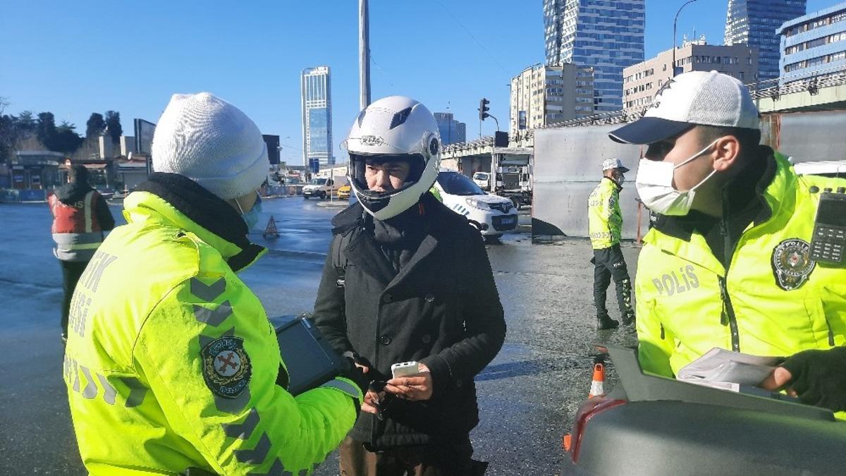 (&Ouml;zel) Kasksız, maskesiz motosikletli ceza &uuml;st&uuml;ne ceza yedi
