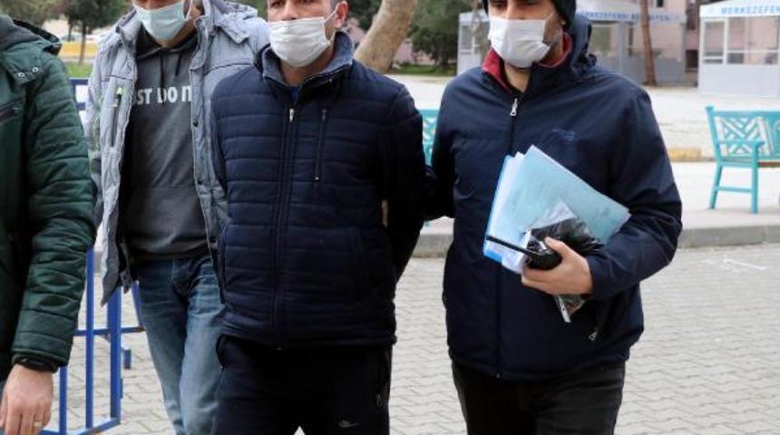 Annesini bıçakla kovaladı, araya giren kardeşini öldürdü