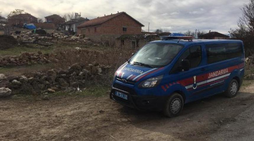 Kızına cinsel istismardan tutuklandı, mahalleli evi ateşe verdi