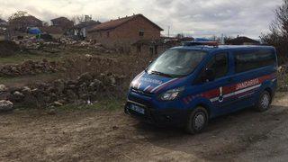 Kızına cinsel istismardan tutuklandı, mahalleli evi ateşe verdi