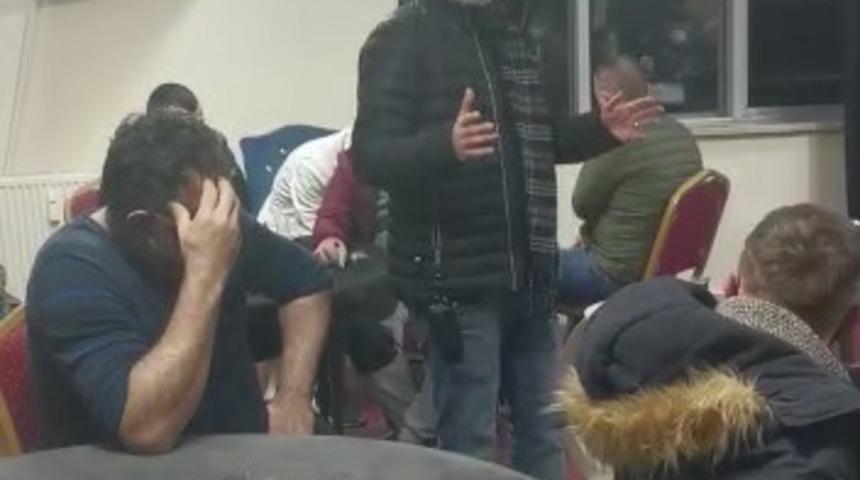 Uşak&rsquo;ta kumar  oynayan 22 kişiye 70 bin TL para cezası kesildi