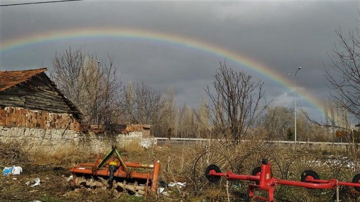 Gökkuşağı büyüledi G4