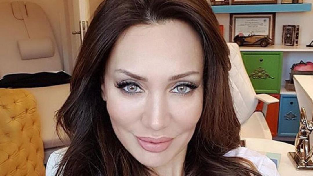 Angelina Jolie'ye benzetilen Umut Aky&uuml;rek estetiği abartınca tanınmaz hale geldi