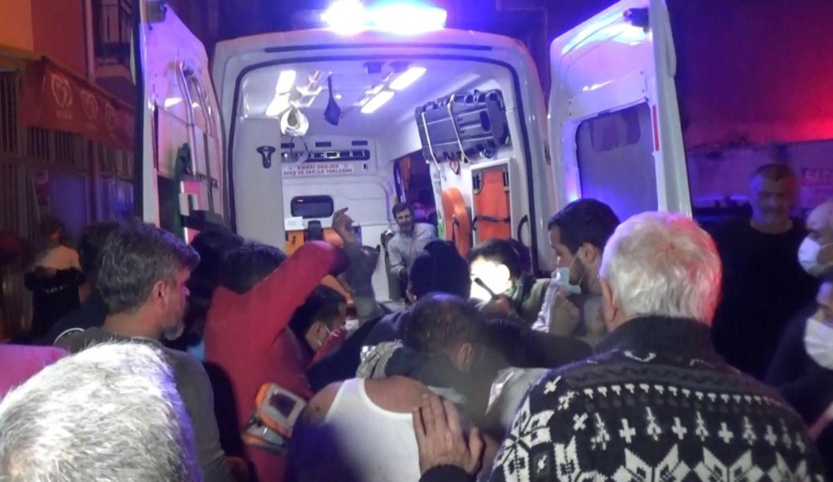 İzmir&rsquo;de yangın: 1&rsquo;i ağır 2 yaralı