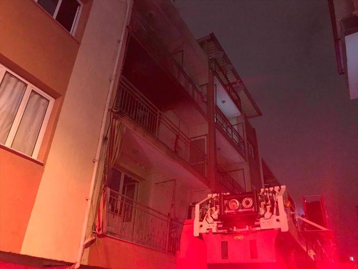 İzmir'de apartmanda çıkan yangında 2 kişi yaralandı G1