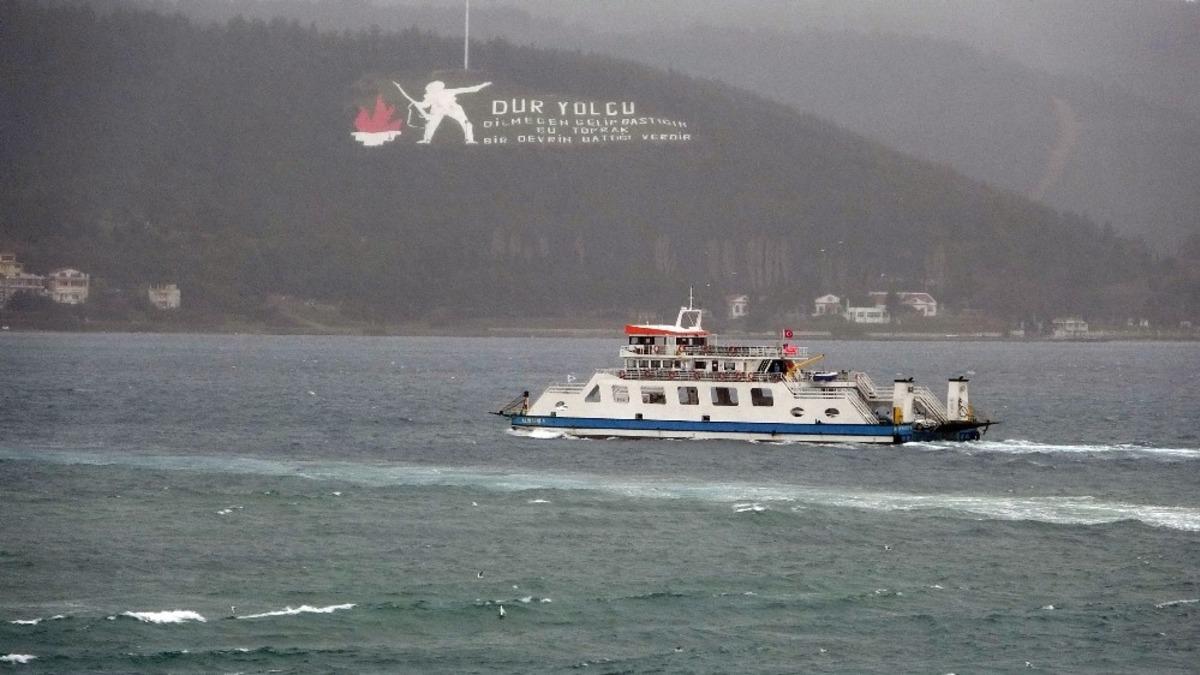 &Ccedil;anakkale&rsquo;de, Gelibolu-Lapseki feribot seferlerine fırtına engeli