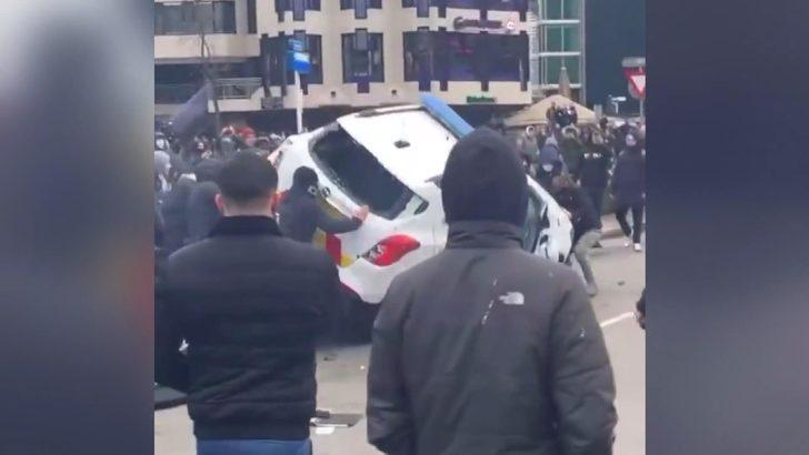 Koronavirüs kısıtlamaları halkı sokağa döktü: 35 gözaltı G1