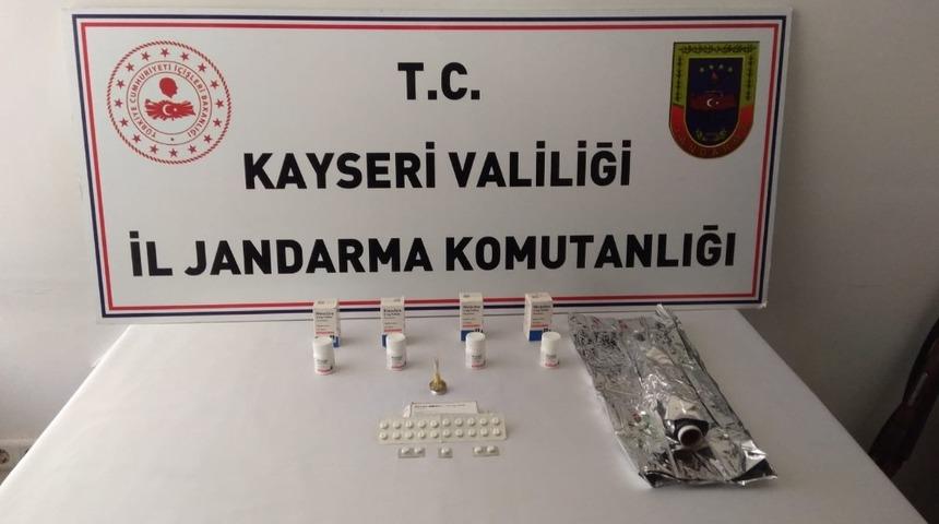 Yeşilhisar&rsquo;da uyuşturucu hap operasyonu