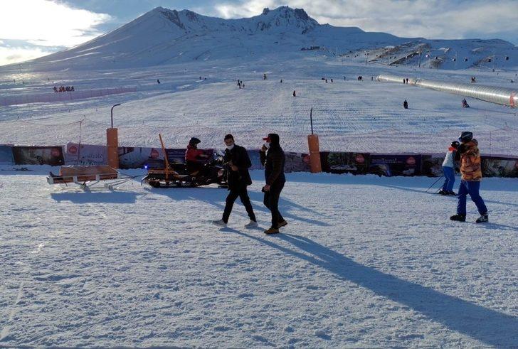 Kayak yaparken yaralanan turistin imdadına jandarma koştu G3