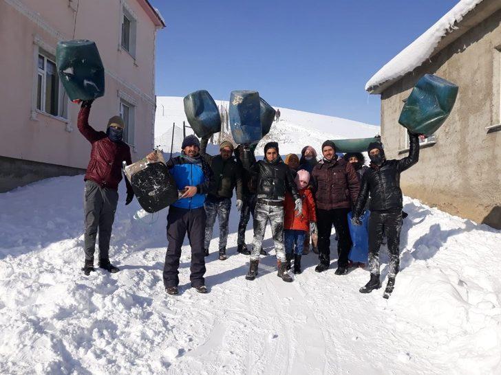 Çaldıranlı çocukların eksi 25 derecede kızak keyfi G2