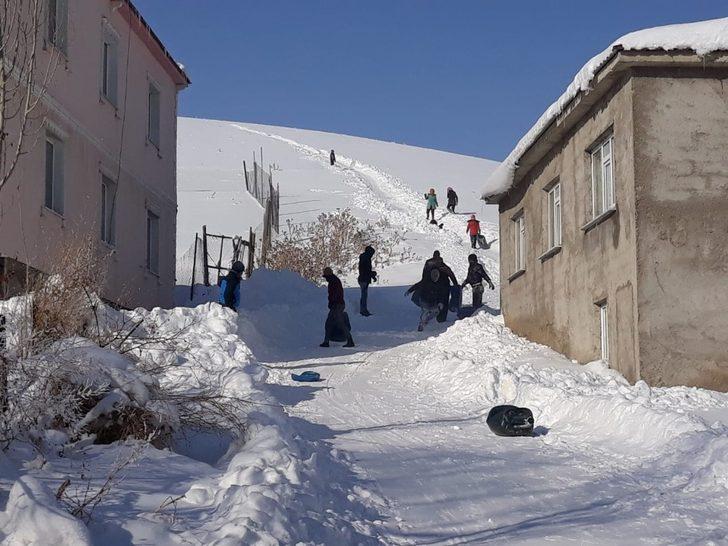 Çaldıranlı çocukların eksi 25 derecede kızak keyfi G4