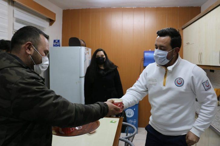 AK Parti Ürgüp Gençlik Kolları, güvenlik güçleri ve sağlık çalışanlarına çorba ikram etti G2