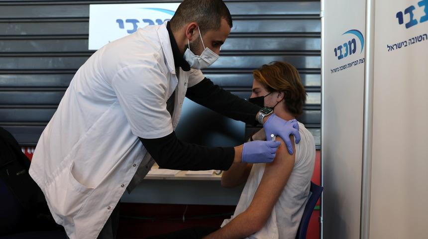 İsrail, korona aşısı programına 16-18 yaş grubunu da dahil etti