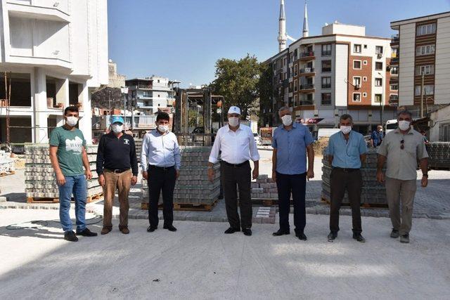 Yunusemre Belediyesi 150 bin metrekarelik parke taşı döşedi