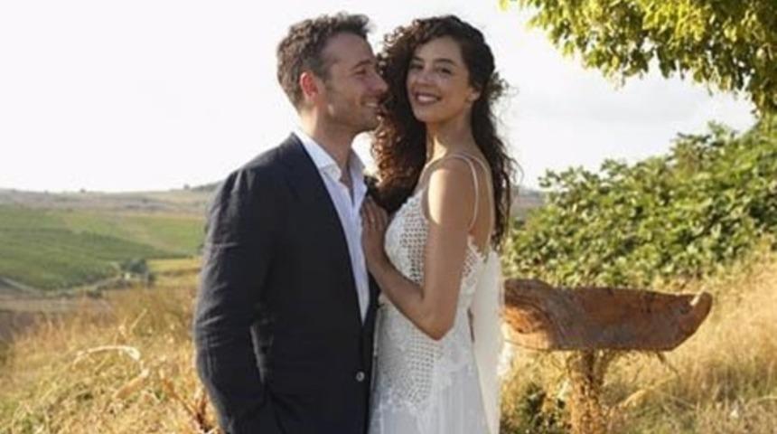 Eski dünya güzeli Azra Akın nikah masasına oturdu