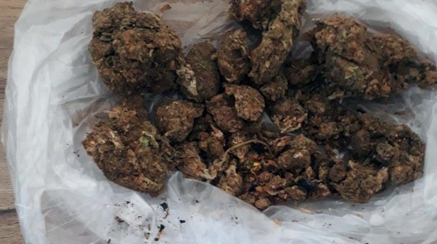 Yol kontrol&uuml;nde uyuşturucu yakalandı