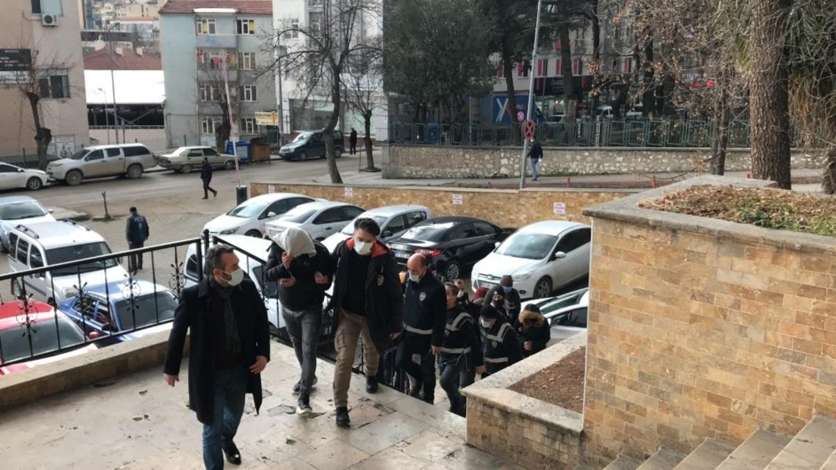 Bilecik&rsquo;te fuhuş operasyonu, 2&rsquo;si bayan, 8 kişi g&ouml;zaltında