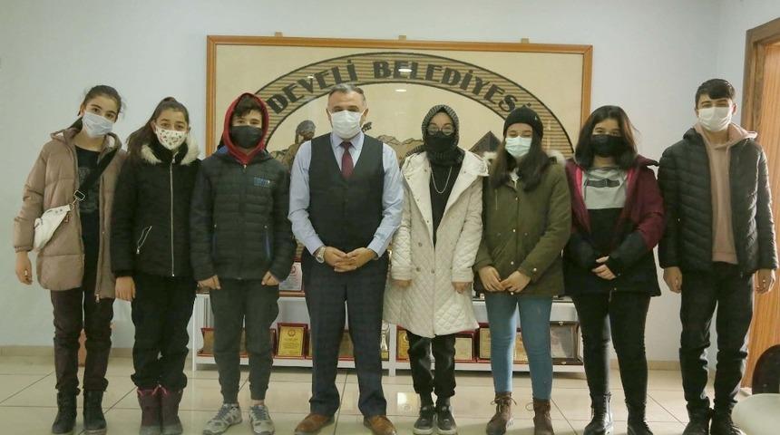 Kayak kulübü sporcularından Mehmet Cabbar’a ziyaret