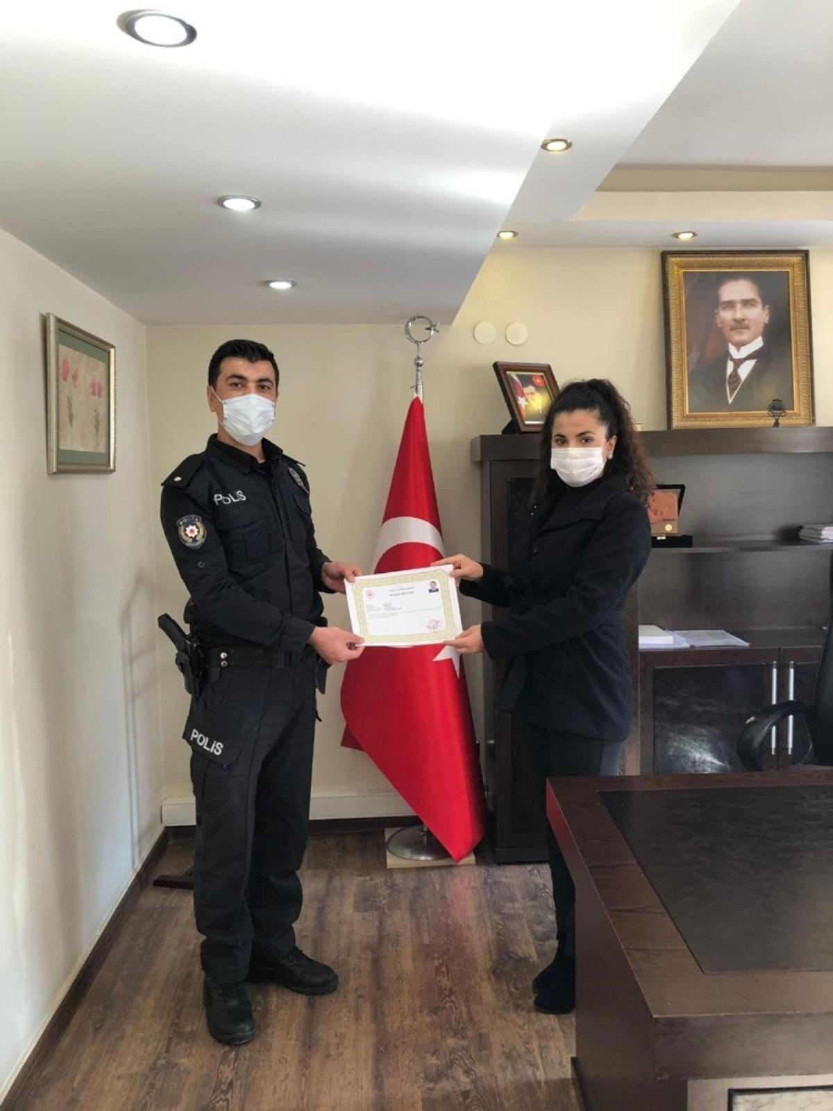 Korona vir&uuml;s vakaları sıfırlanan il&ccedil;ede kamu &ccedil;alışanlarına başarı belgesi